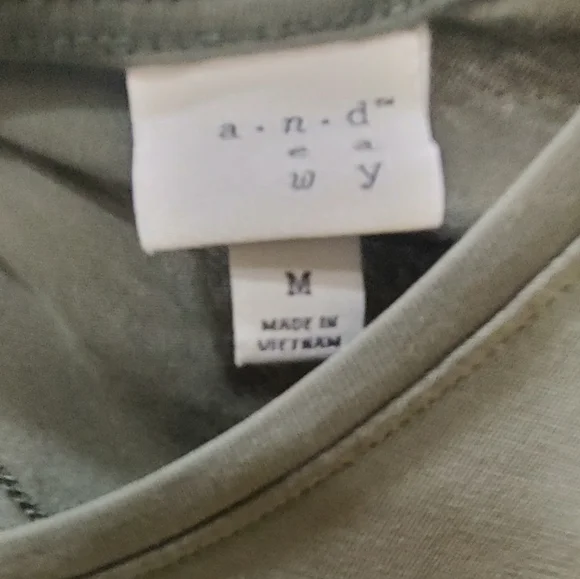 A New Day Women's Medium Khaki Tee - Picture 8 of 8